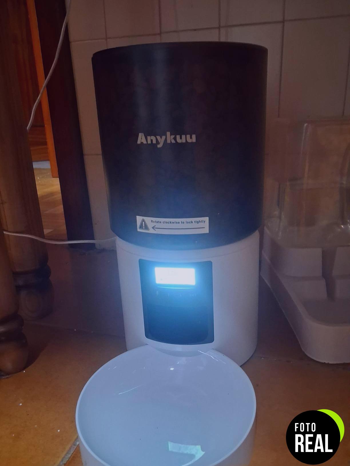 comedero-automatico-gato-4l-blanco-grabacion-10s-foto-3
